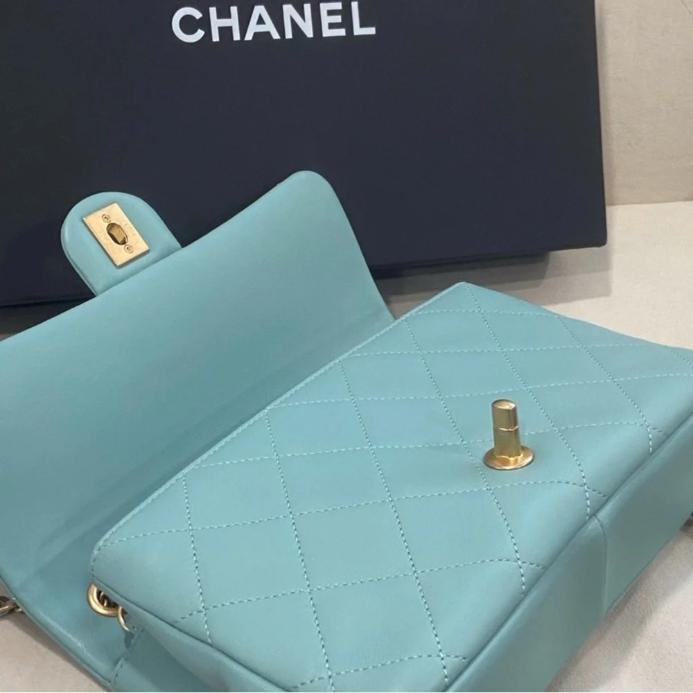 SOLD CHANEL - Picture 6 of 11